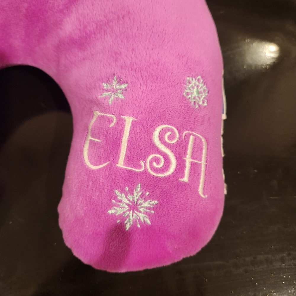 Disney Frozen Elsa Fuchsia Plush Travel Neck Pillow - Picture 3 of 6